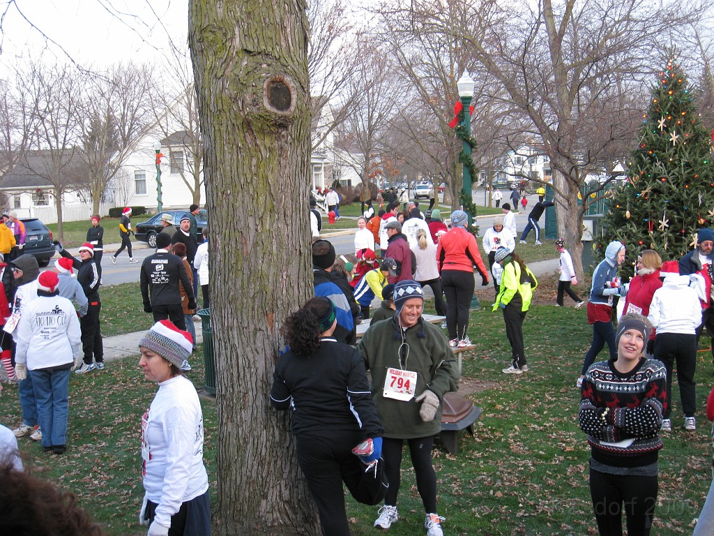 Holiday Hustle 5K 2009 090.jpg - The 2009 running of the Holiday Hustle 5K put on by Running Fit in Dexter Michigan on a sunny but 28 degree on December 5, 2009.